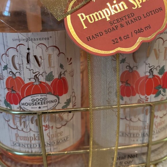 NWT! Good Housekeeping 16 Oz Pumpkin Spice Hand Soap & Lotion Set - Picture 2 of 5